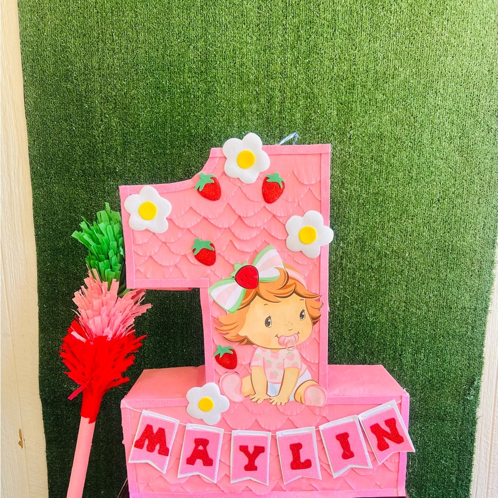 Strawberry  Shortcake piñata Number 1